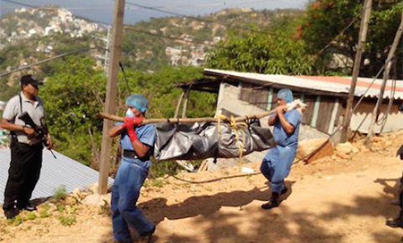 Encuentran más de 10 cuerpos en fosas clandestinas en Acapulco 